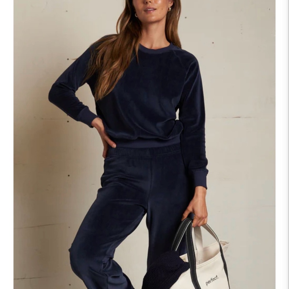 perfectwhitetee Navy Sweatshirt